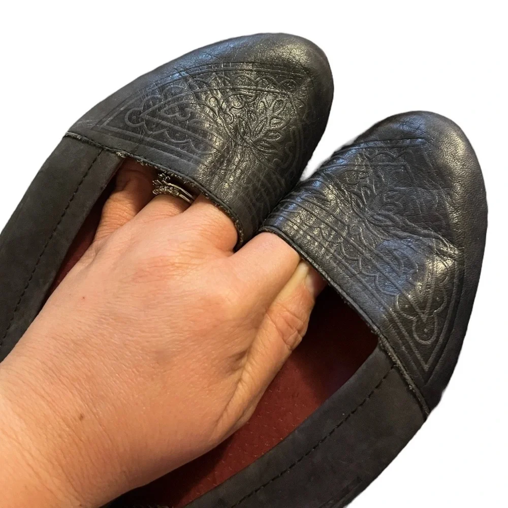 Latino Aztec Leather Flats - Picture 4 of 7